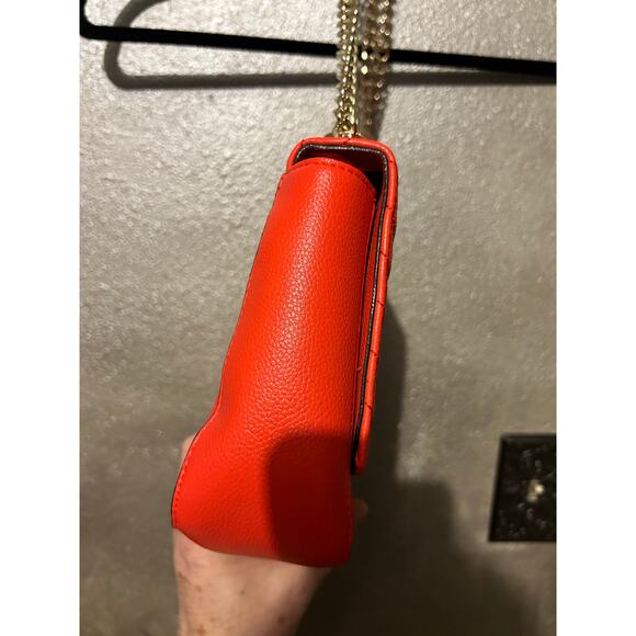 ❤️ Victoria’s Secret Red Quilted Chain Crossbody Purse Fun Casual Date Night - Picture 5 of 13